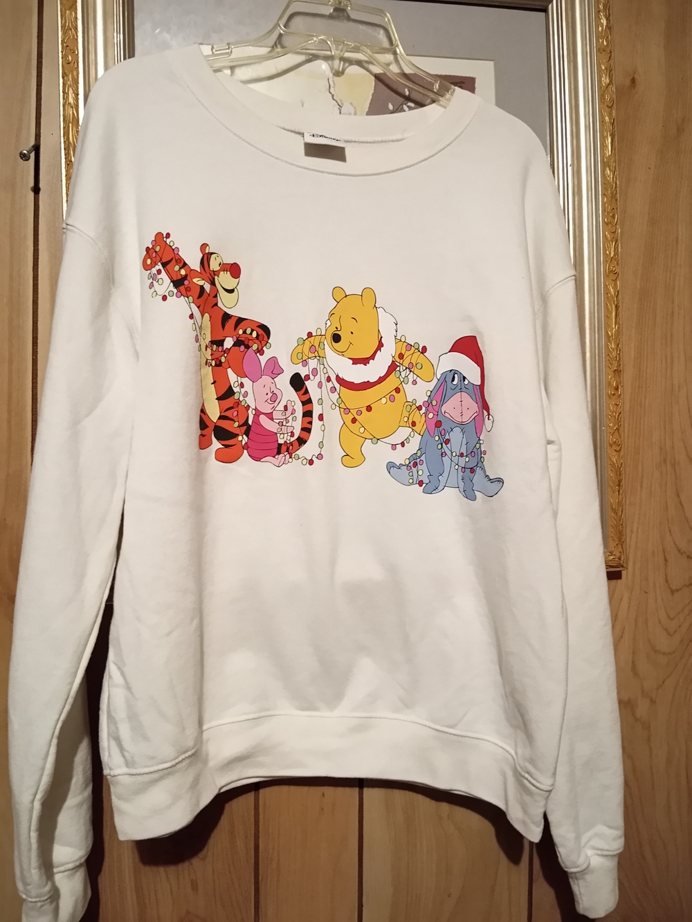 Disney White Winnie the Pooh Holiday Crew Sweatshirt Tigger Piglet Eeyore 11/13